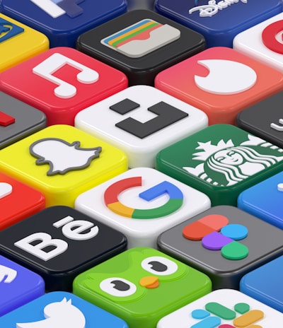 Screenshot of the jueganexo homepage featuring colorful app cards and bright gradient backgrounds.